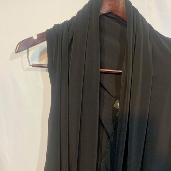 WOMAN’S cardigan. Can be worn sleeveless/ covering shoulders. Size Large - Picture 3 of 6